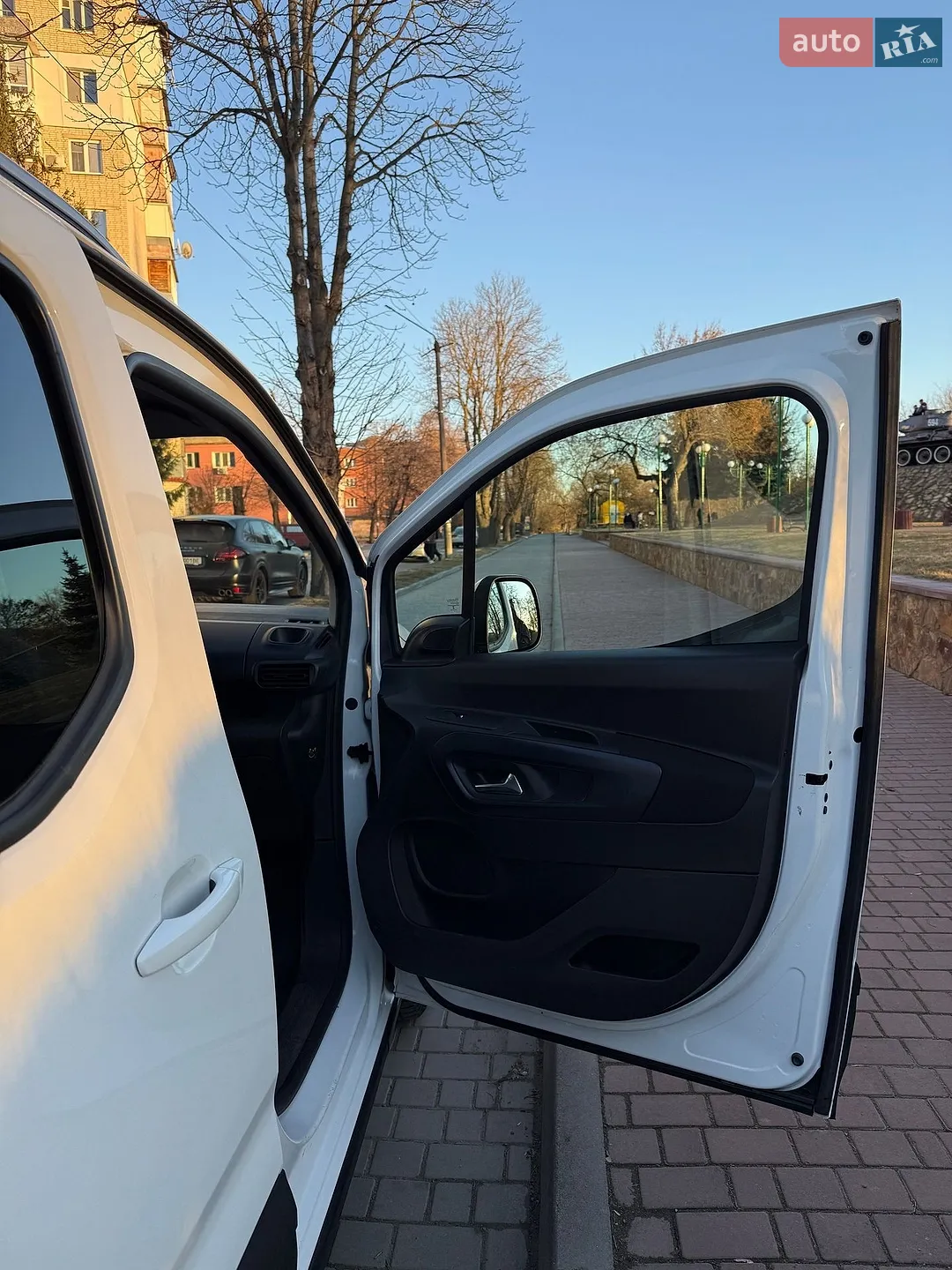 2019 Peugeot Rifter - мініатюра 20