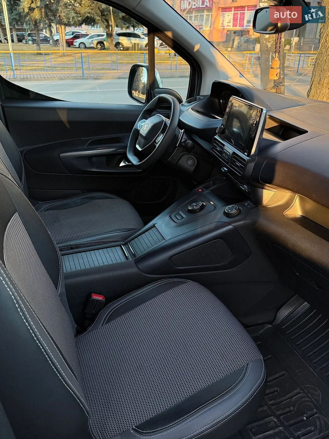 2019 Peugeot Rifter - мініатюра 24