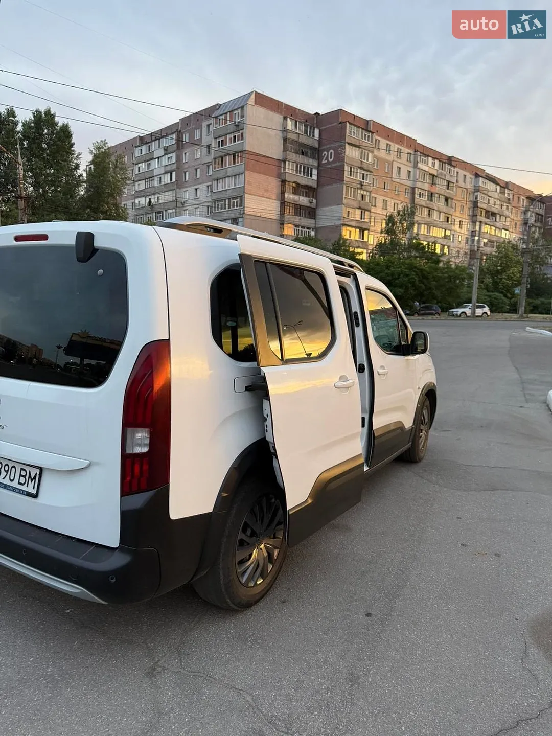 2019 Peugeot Rifter - мініатюра 8