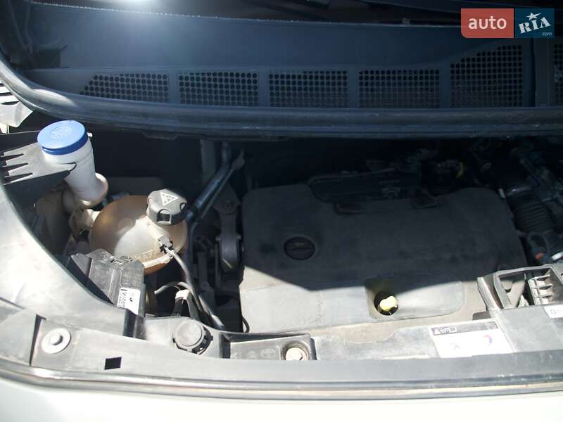 Минивэн Peugeot Traveller 2017 в Славянске