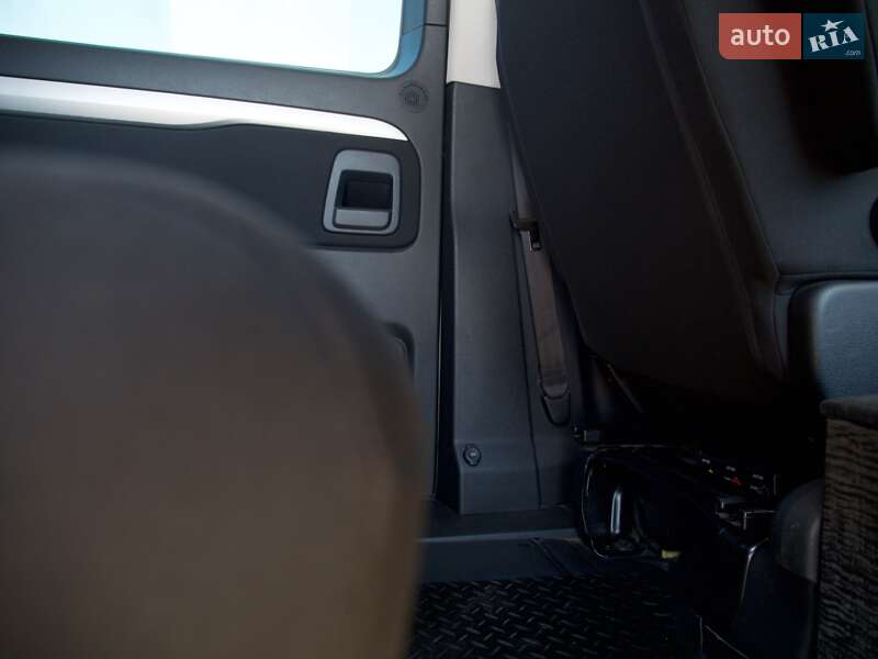 Минивэн Peugeot Traveller 2017 в Славянске