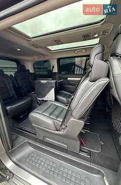 Минивэн Peugeot Traveller 2018 в 