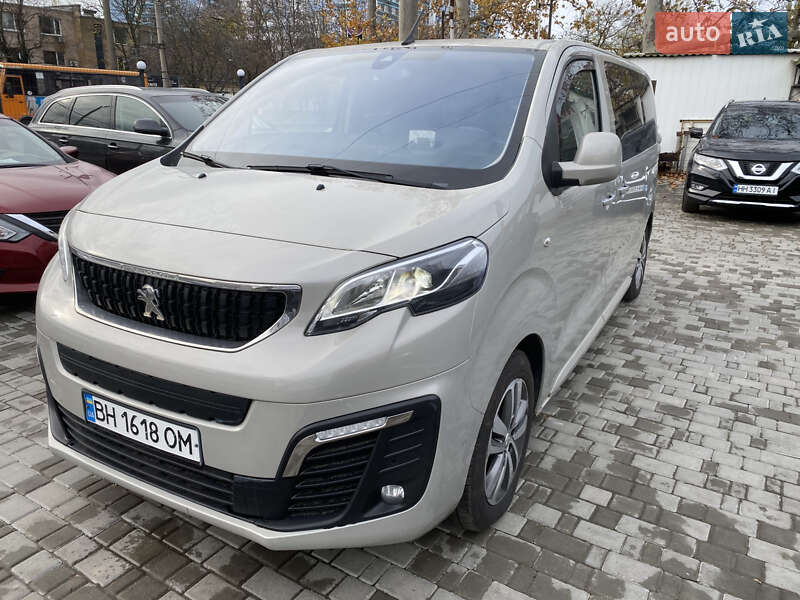 Peugeot Traveller 2017