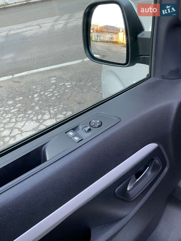 Минивэн Peugeot Traveller 2018 в Харькове