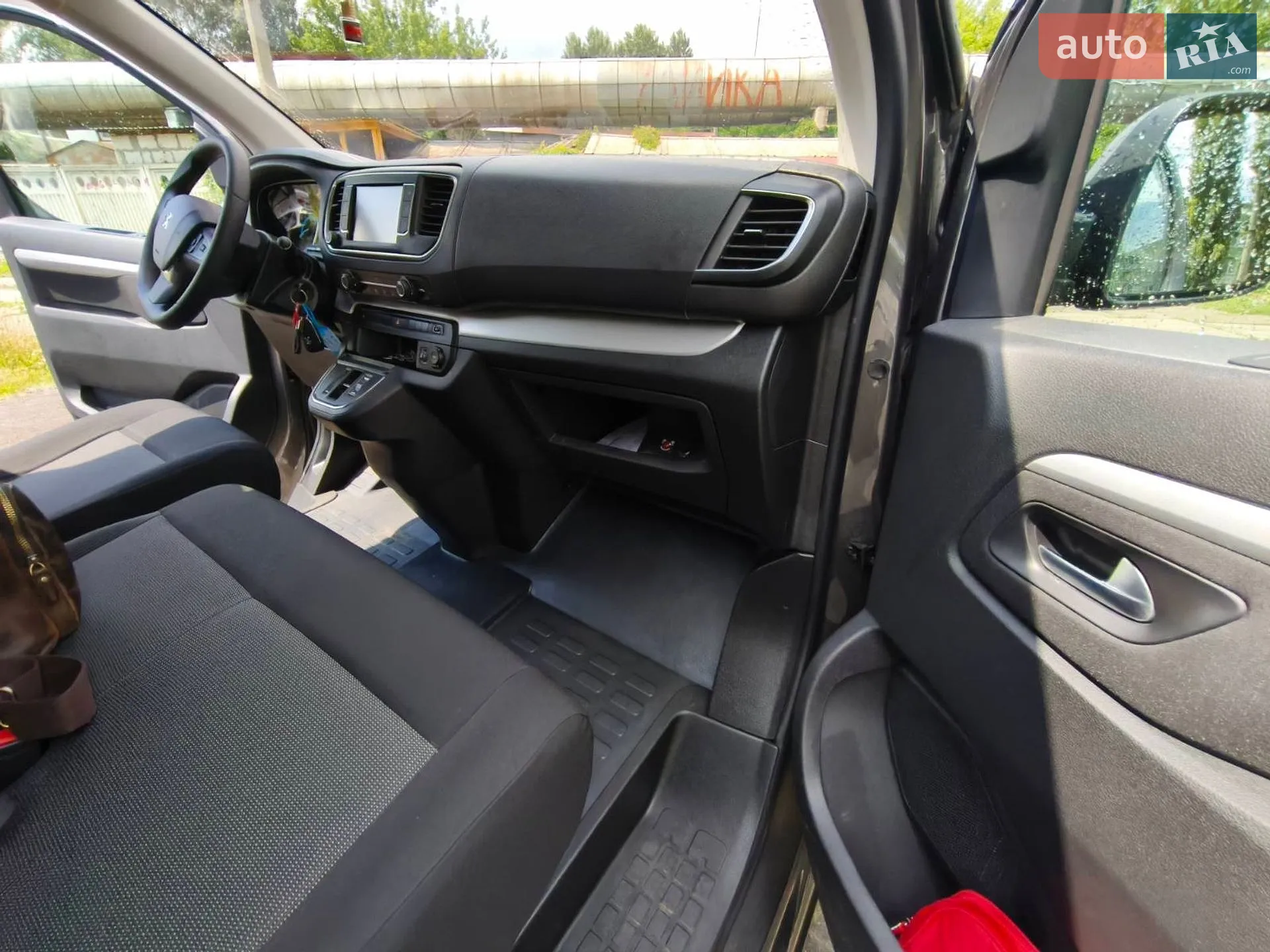 2021 Peugeot Traveller - мініатюра 31