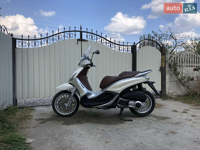 Макси-скутер Piaggio Beverly 2013 в Житомире