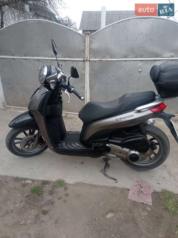 Скутер Piaggio Beverly 2011 в Черновцах фото Скутер Piaggio Beverly 2011 в Черновцах
