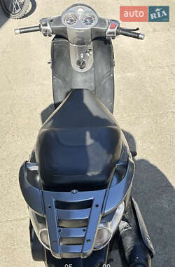 Скутер Piaggio Carnaby 200 2009 в 