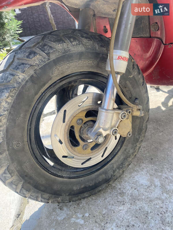 Скутер Piaggio Gilera 2000 в Иршаве