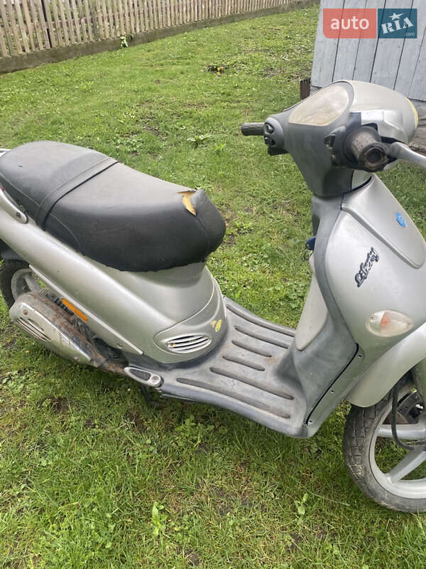 Максі-скутер Piaggio Liberty 2000 в Чернівцях