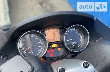 Макси-скутер Piaggio MP3 2014 в 