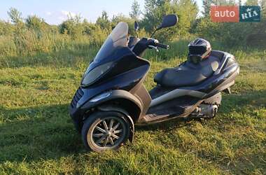 Макси-скутер Piaggio MP3 2002 в Коломые