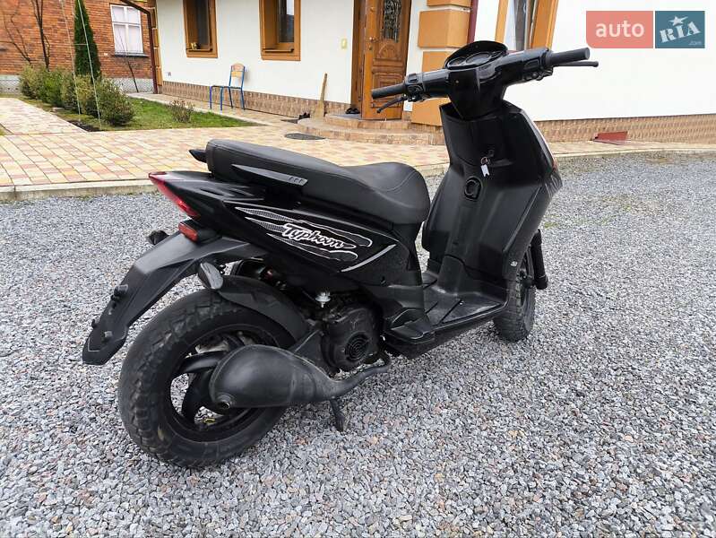 Скутер Piaggio Typhoon 2015 в Мостиске