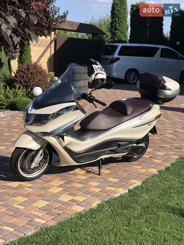 Макси-скутер Piaggio X10 2014 в Умани