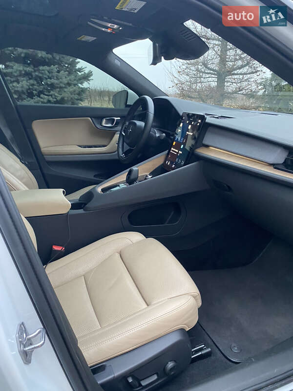 Седан Polestar 2 2020 в Львове