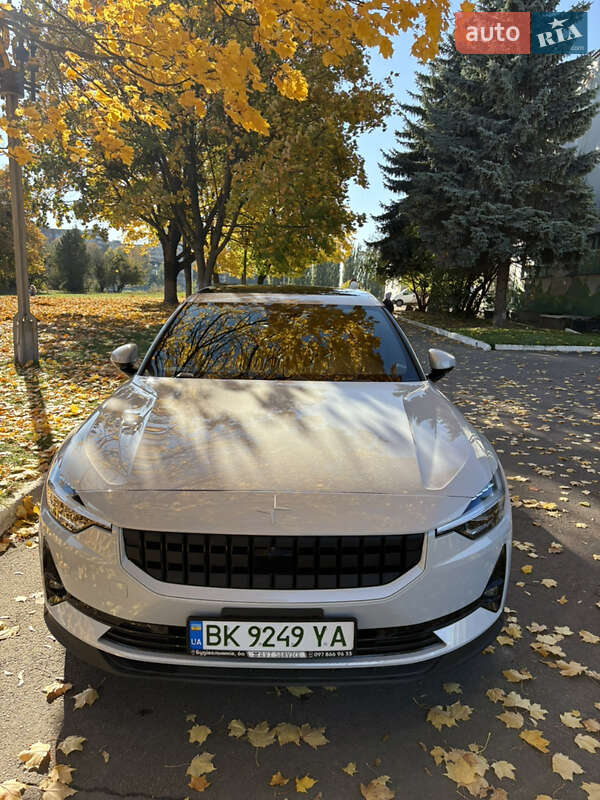 Ліфтбек Polestar 2 2023 в  фото Ліфтбек Polestar 2 2023 в