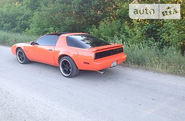 Купе Pontiac Firebird 1988 в 