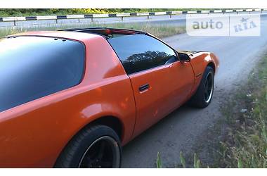 Купе Pontiac Firebird 1988 в 