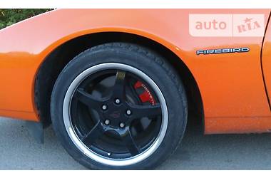 Купе Pontiac Firebird 1988 в 