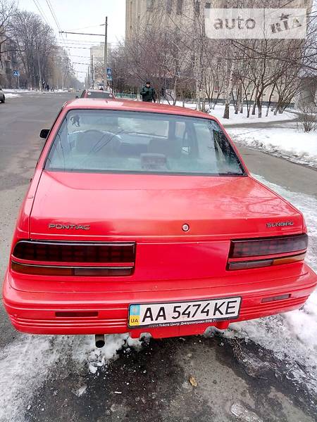 Pontiac Sunbird 1991 року