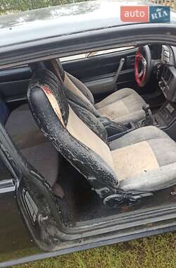 Купе Pontiac Sunbird 1990 в 