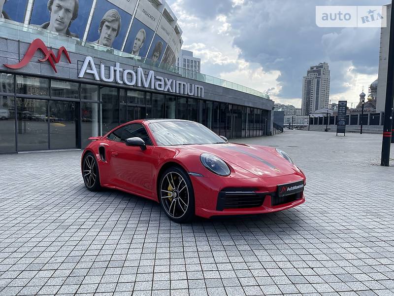 Купе Porsche 911 2021 в 