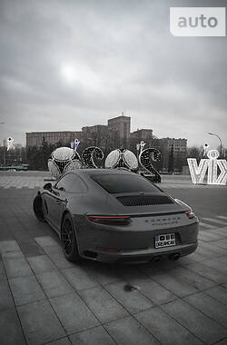Купе Porsche 911 2017 в 