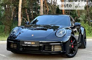 Купе Porsche 911 2021 в 