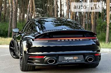 Купе Porsche 911 2021 в 