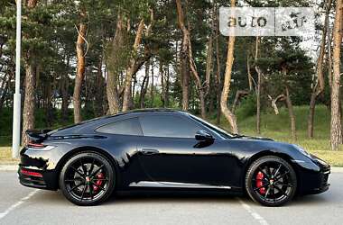 Купе Porsche 911 2021 в 