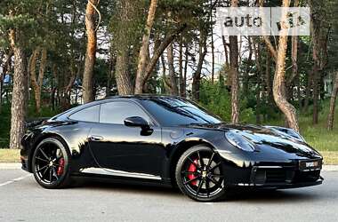 Купе Porsche 911 2021 в 