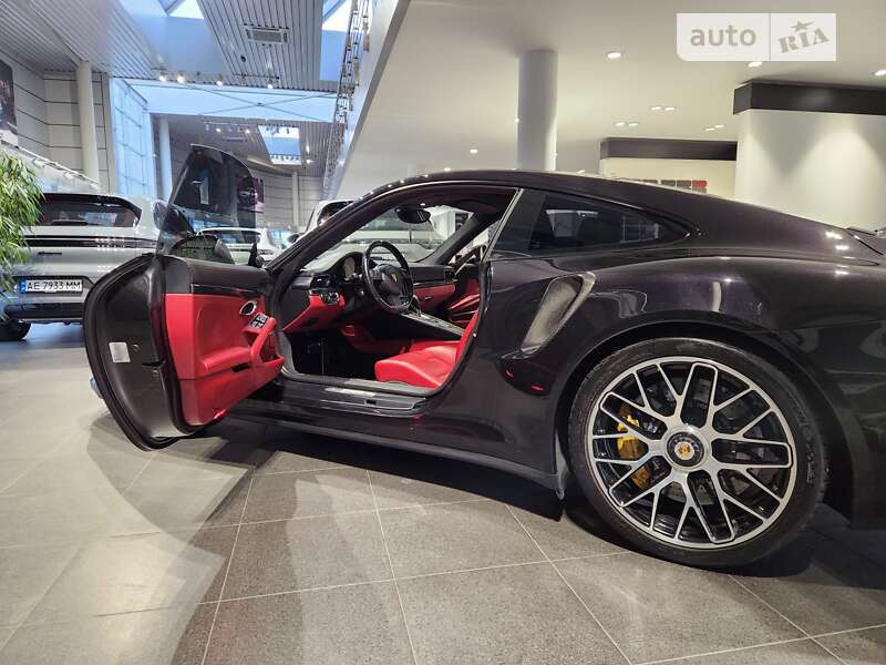 Купе Porsche 911 2013 в Дніпрі
