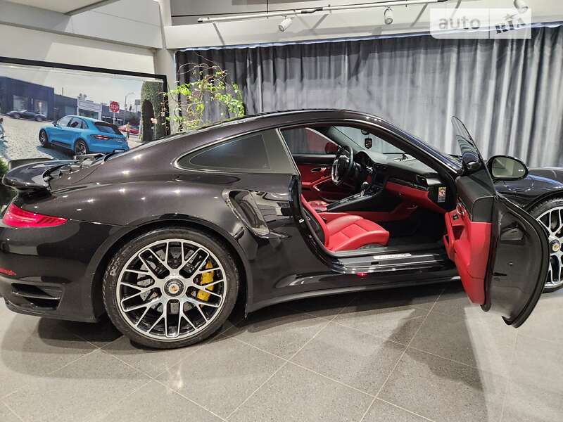 Купе Porsche 911 2013 в Дніпрі