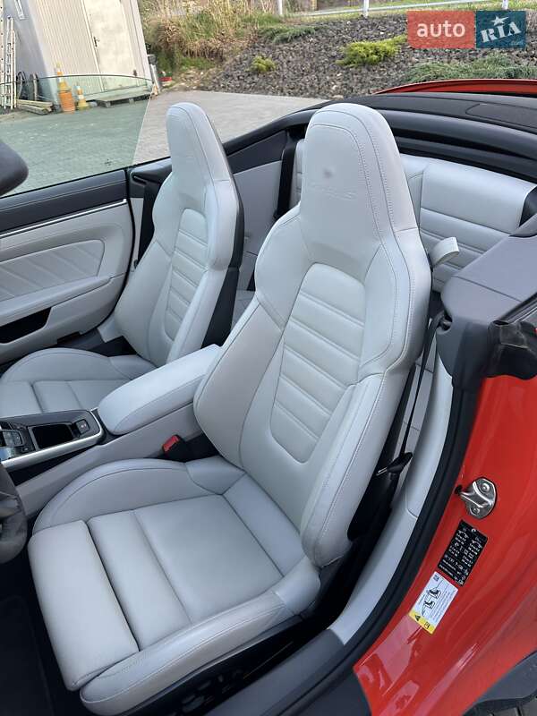 Кабріолет Porsche 911 2022 в Києві фото 48 Кабріолет Porsche 911 2022 в Києві