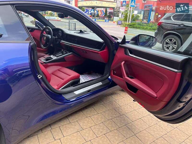 Купе Porsche 911 2022 в Львове