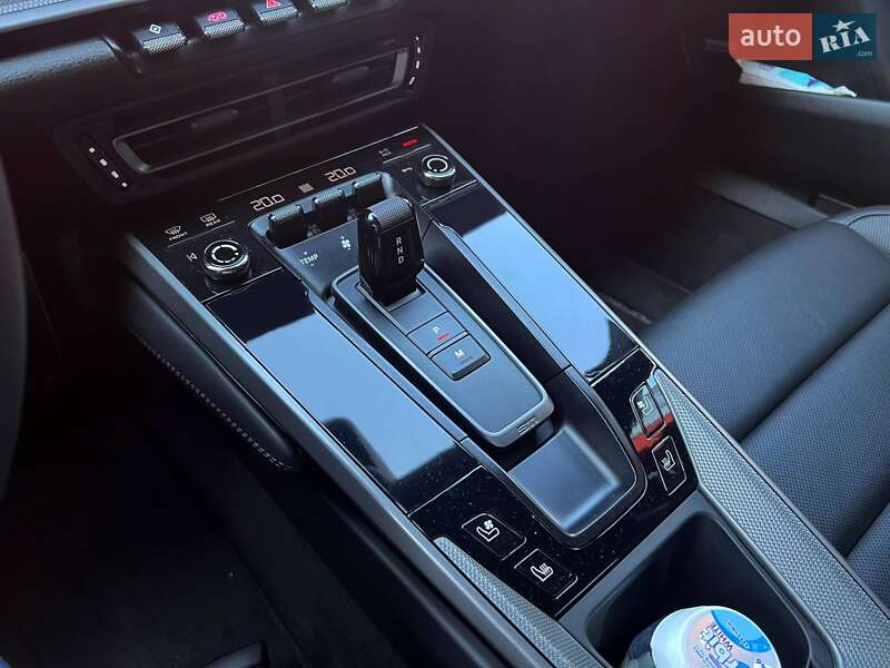 Купе Porsche 911 2021 в Львове