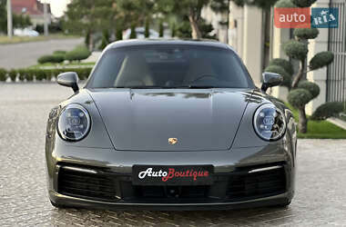 Купе Porsche 911 2019 в 