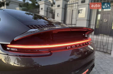Купе Porsche 911 2019 в 
