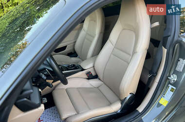 Купе Porsche 911 2019 в 