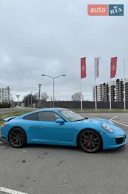 Купе Porsche 911 2016 в 
