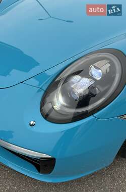 Купе Porsche 911 2016 в 