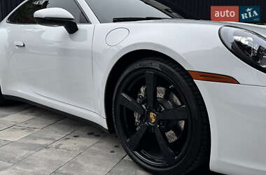 Купе Porsche 911 2020 в 