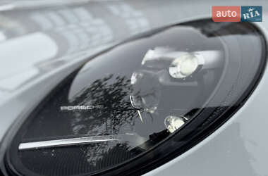 Купе Porsche 911 2020 в 