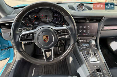 Купе Porsche 911 2016 в 