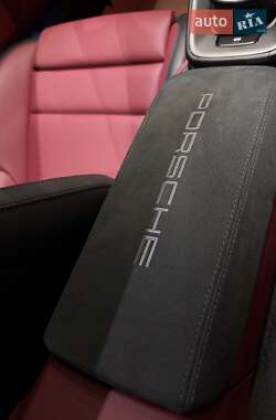 Купе Porsche 911 2025 в 
