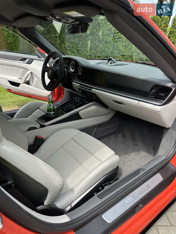 Кабріолет Porsche 911 2022 в Києві фото 24 Кабріолет Porsche 911 2022 в Києві