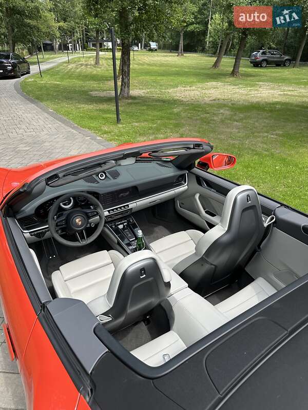 Кабріолет Porsche 911 2022 в Києві фото 35 Кабріолет Porsche 911 2022 в Києві