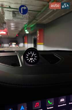 Купе Porsche 911 2021 в 