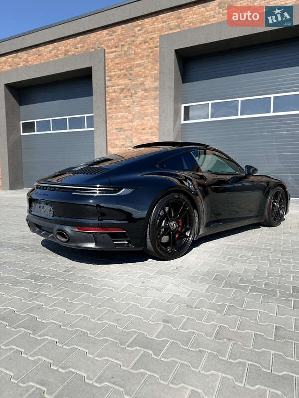 Купе Porsche 911 2022 в Черновцах