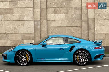 Купе Porsche 911 2016 в 